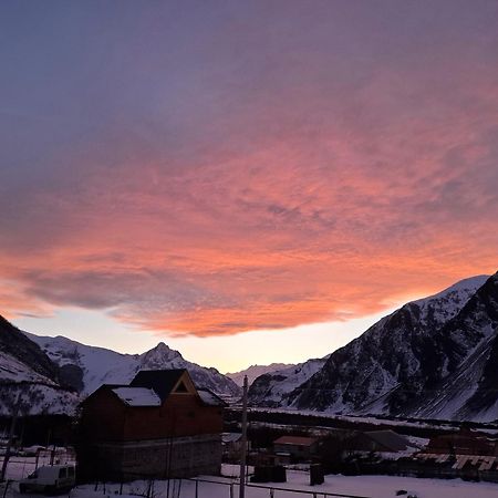 Hotel Diamond Kazbegi Bagian luar foto