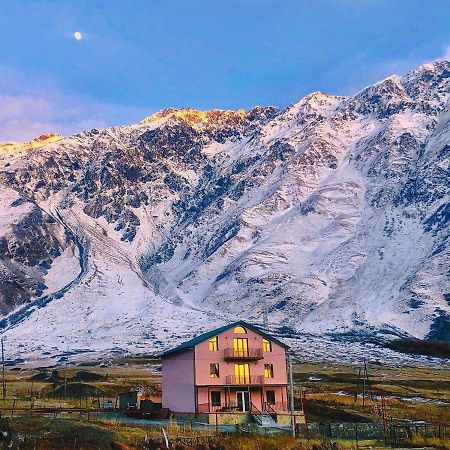 Hotel Diamond Kazbegi Bagian luar foto