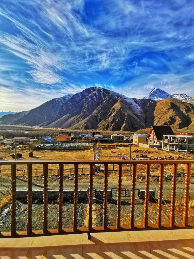 Hotel Diamond Kazbegi Bagian luar foto