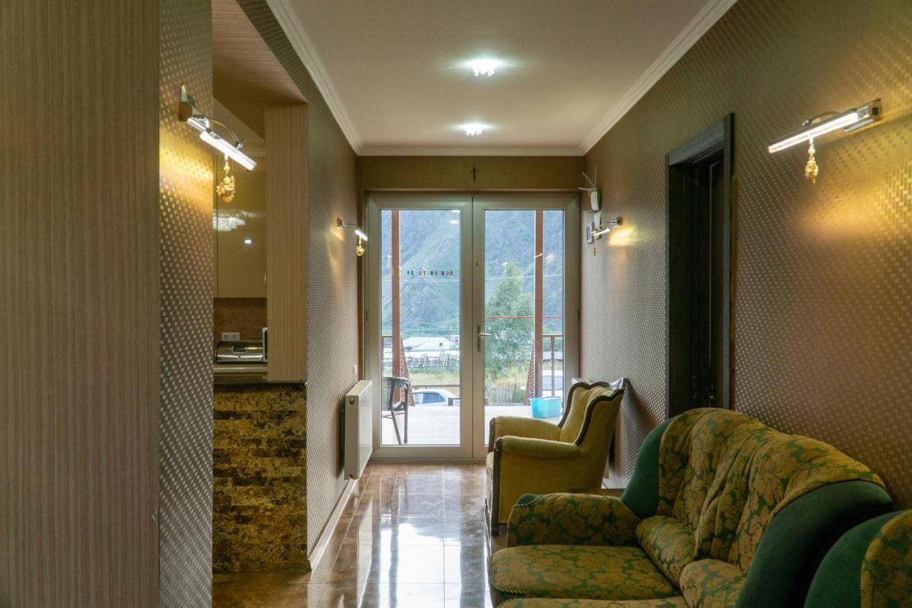 Hotel Diamond Kazbegi Bagian luar foto