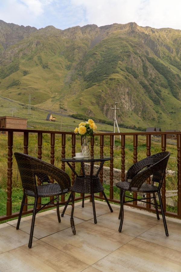 Hotel Diamond Kazbegi Bagian luar foto