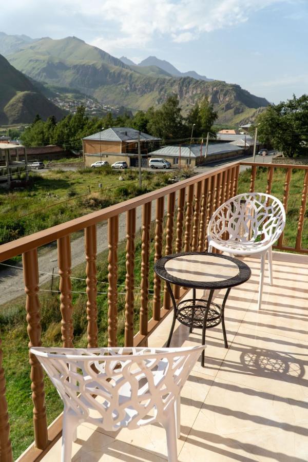 Hotel Diamond Kazbegi Bagian luar foto