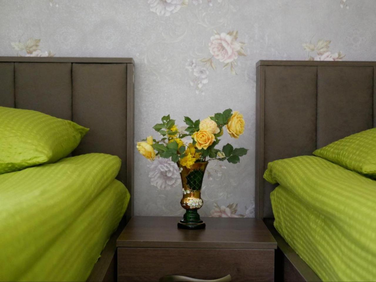 Hotel Diamond Kazbegi Bagian luar foto