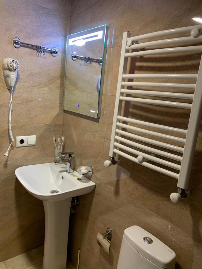 Hotel Diamond Kazbegi Bagian luar foto